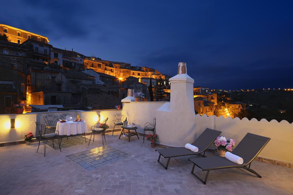 Residenza Matarazzo E Le Sue Soffitte Castellabate Exterior foto